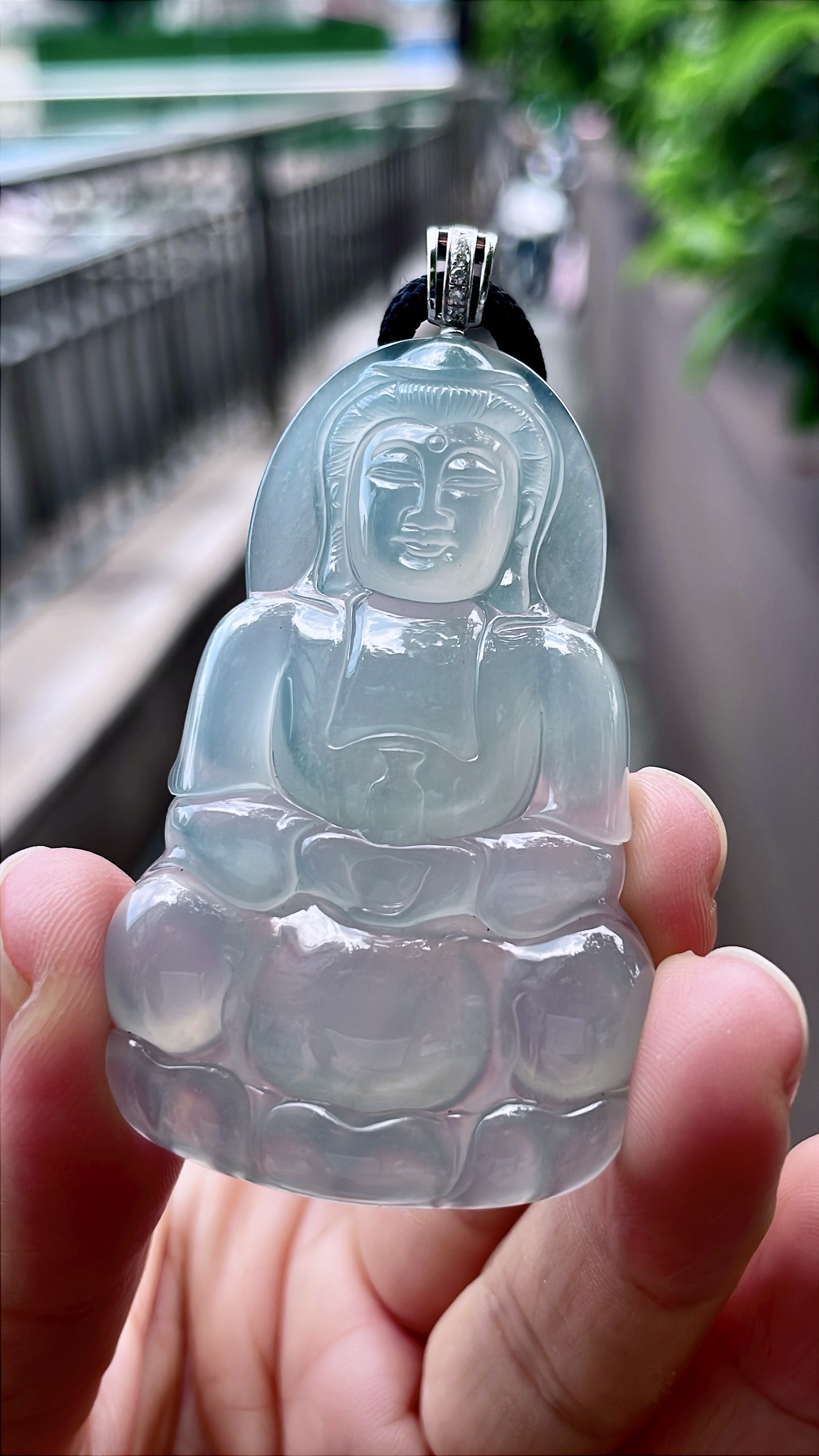 观音 通透水润，种老起光，18k金镶嵌 整体：64.8 裸石：56.5/36/5.8
