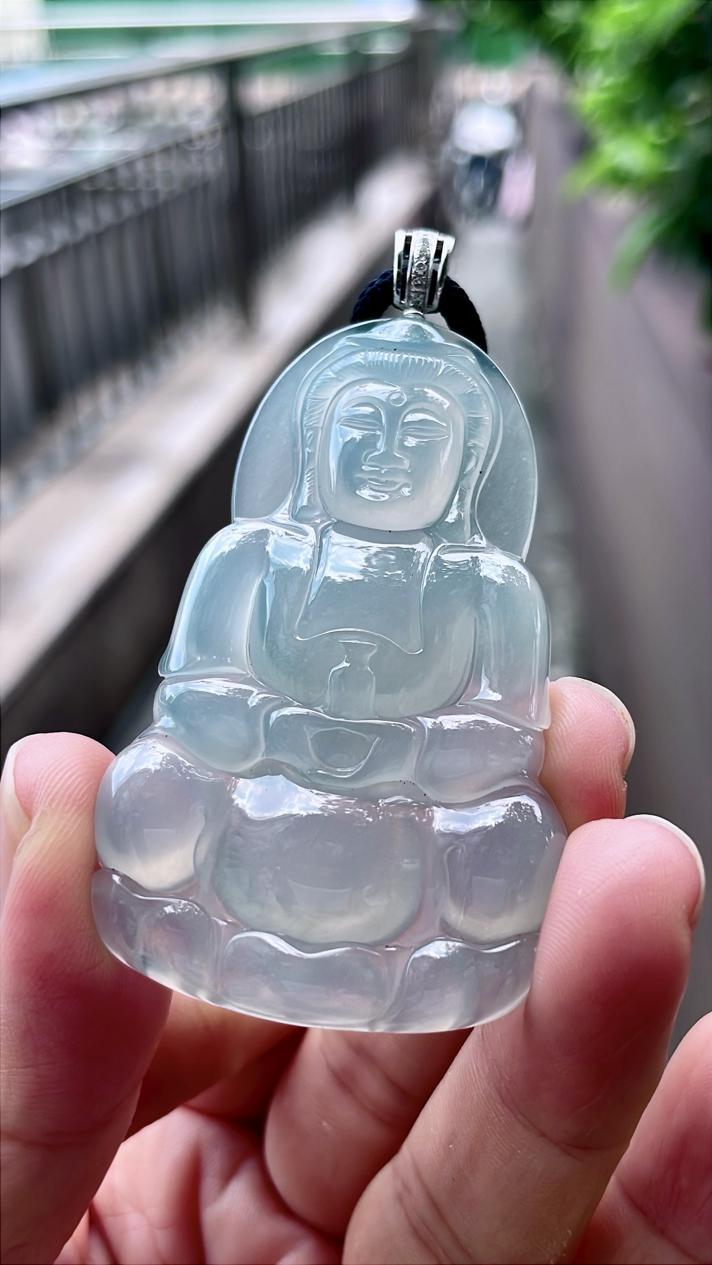 观音 通透水润，种老起光，18k金镶嵌 整体：64.8 裸石：56.5/36/5.8