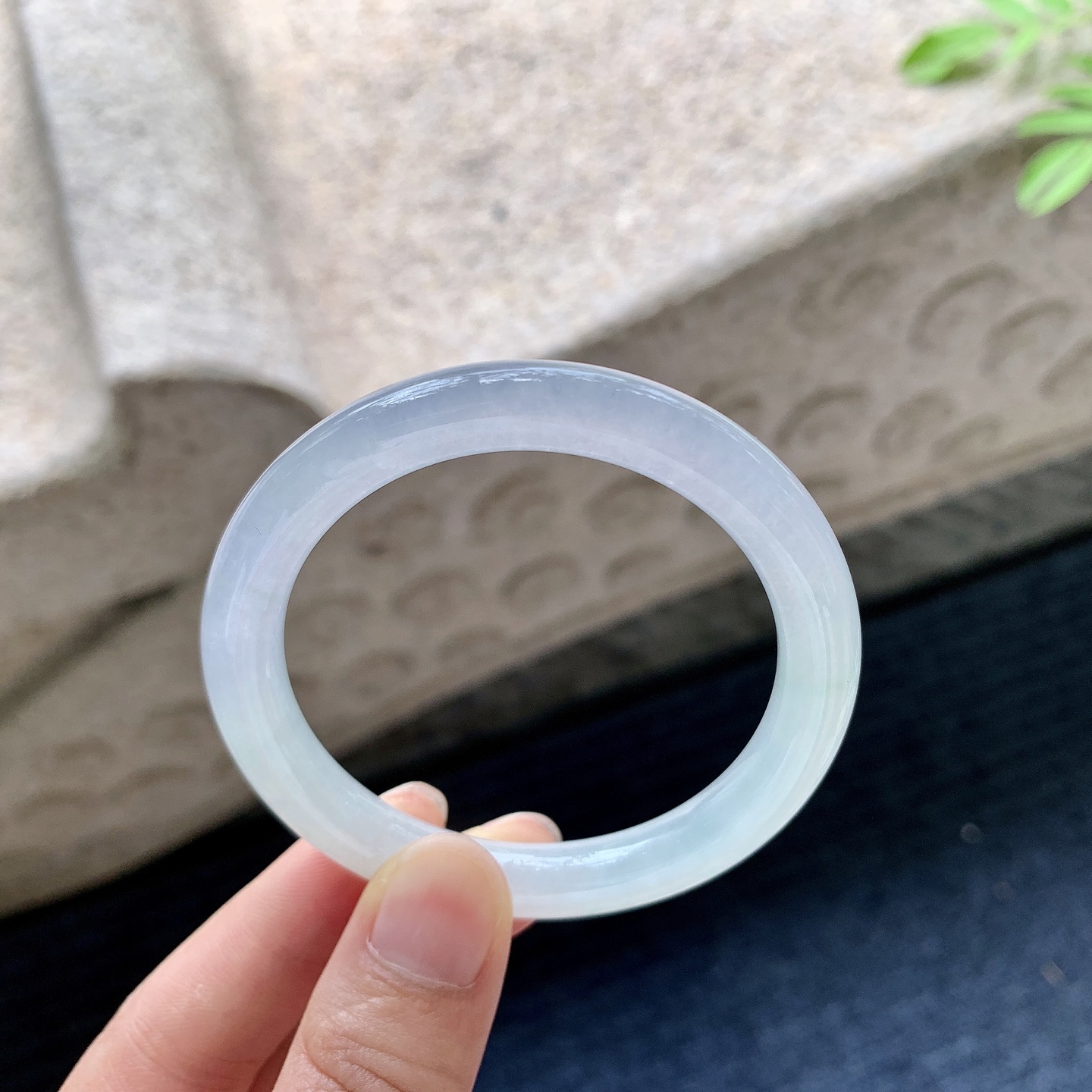 圆条49 50，糯冰粉紫，水润，种老，细腻，有纹线