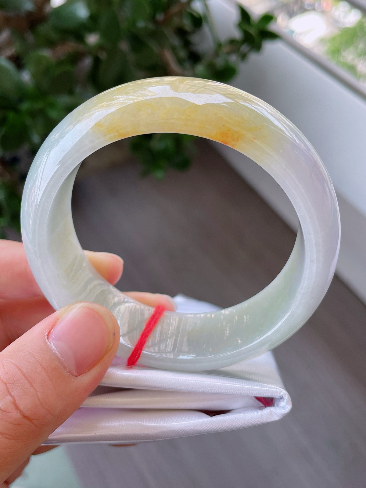 正圈59-60可戴，种老水足，宽版，尺寸59.2/21/8.9mm，冰飘黄翡正圈大圈口翡翠手镯