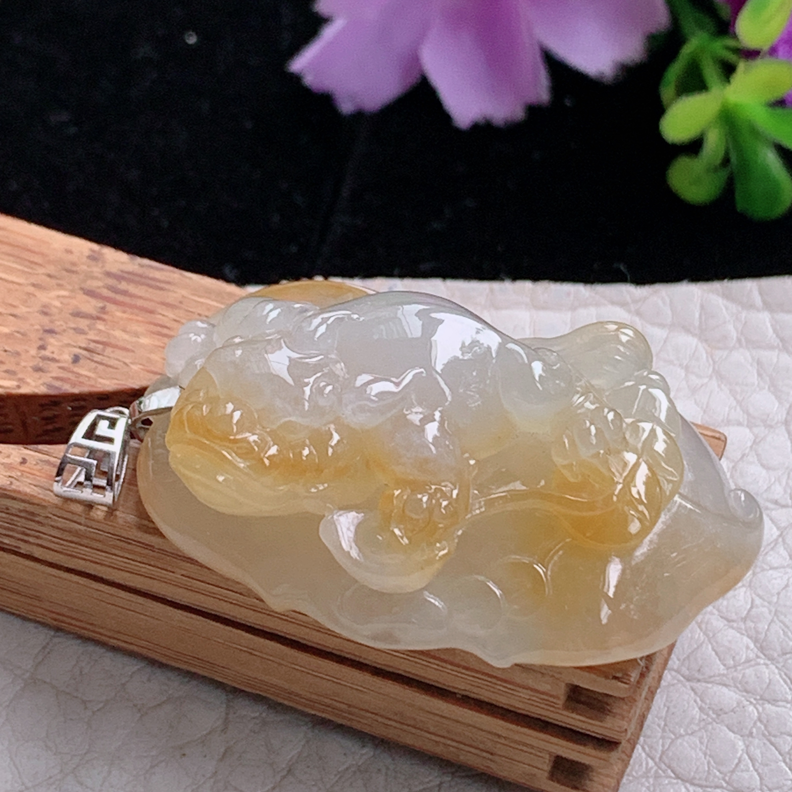 hx实拍38.3*22.5*13天然缅甸翡翠冰黄招财貔貅 玉皮休玉吊坠 玉挂件