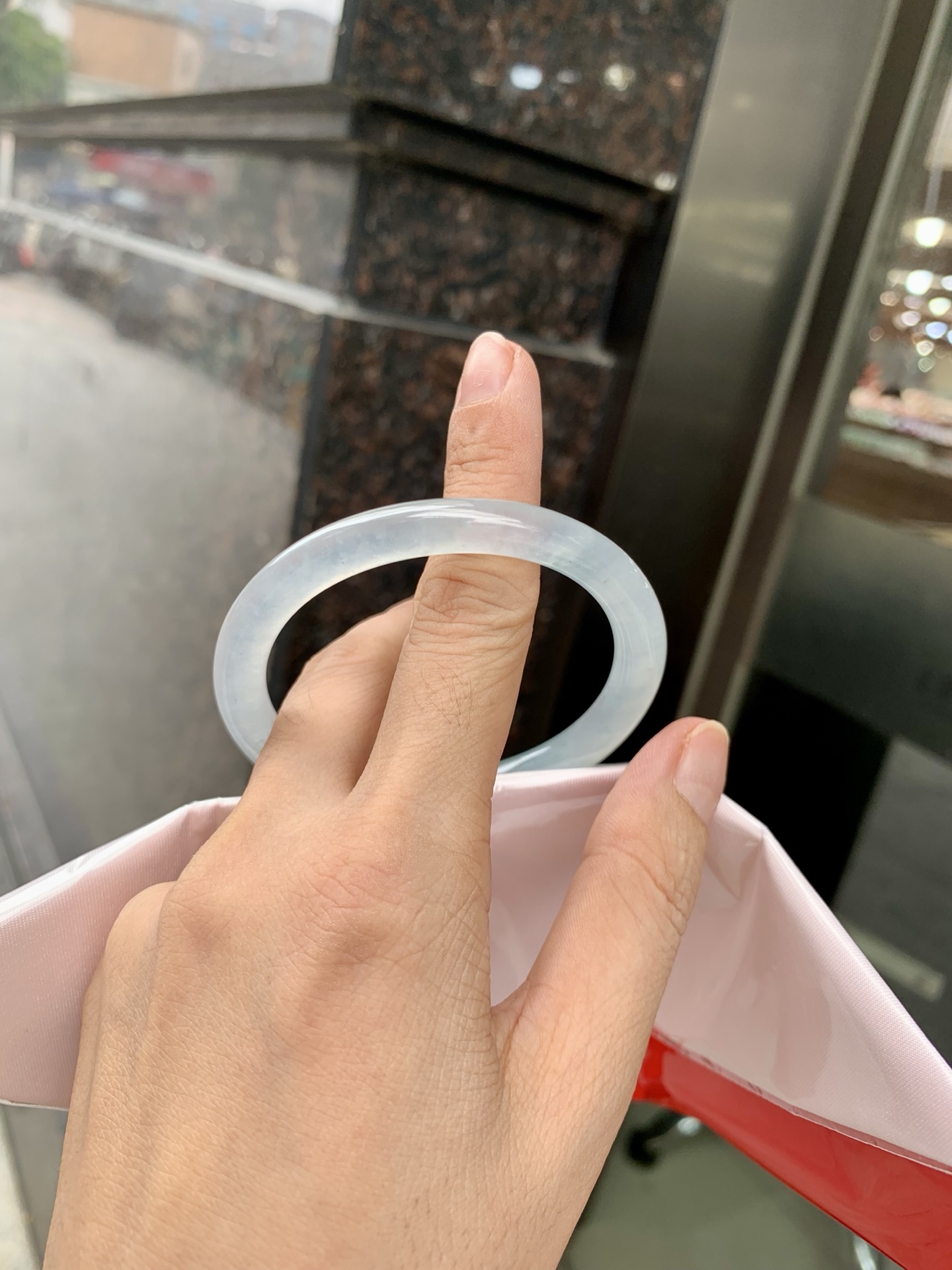 冰晴贵妃 53.7-48.6-7-6.6 0629-N1113 打灯细纹，不影响，底妆冰透，清爽耐看的均匀晴底，夏季美好的冰凉感，时而晴而晴蓝，随光线变化如梦如幻