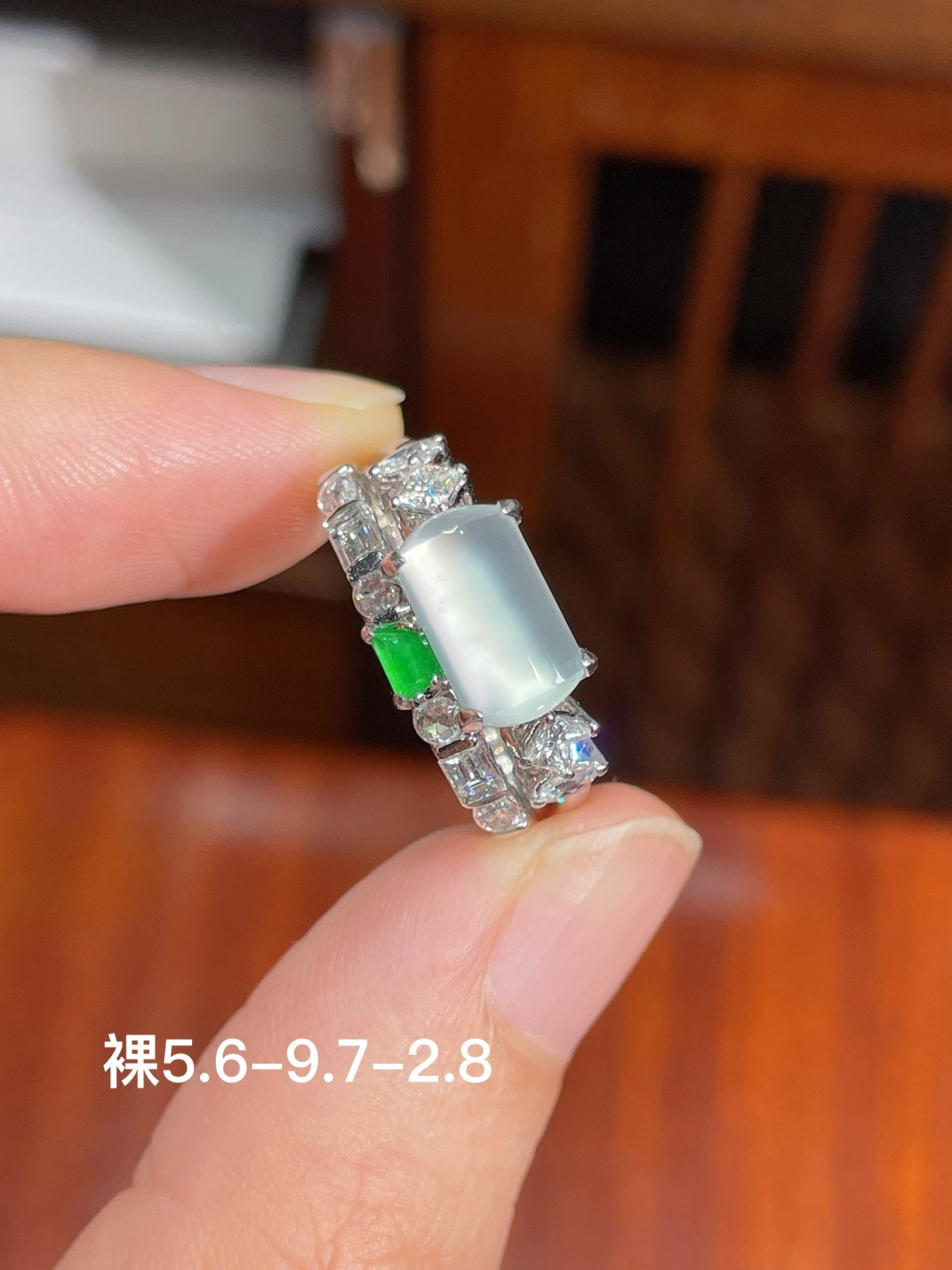 ️戒指 无裂，18k金镶嵌，5.6-9.7-2.8