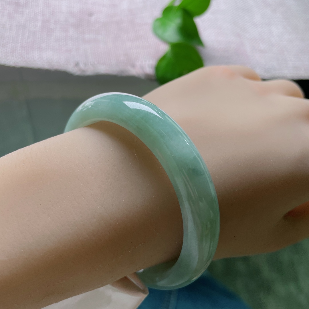 蓝底正圈，晶体纹，素雅干净，休闲通勤日常随心搭。ss54126a