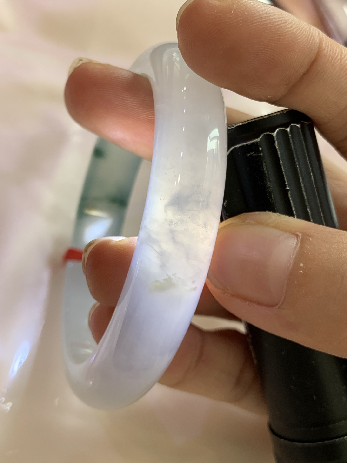 冰飘花正圈 57.5-8.1-11.7 0629-N1111 打灯细纹，不影响，底妆胶润细腻，冰底中开出了朵朵兰花，飘花灵动飘逸，勾勒出一幅唯美诗意的山水意境画，古典优雅又秀气