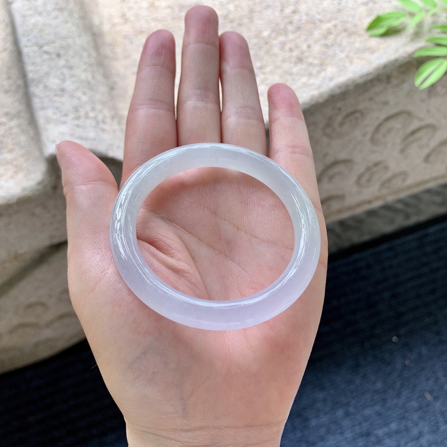 圆条49 50，糯冰粉紫，水润，种老，细腻，有纹线