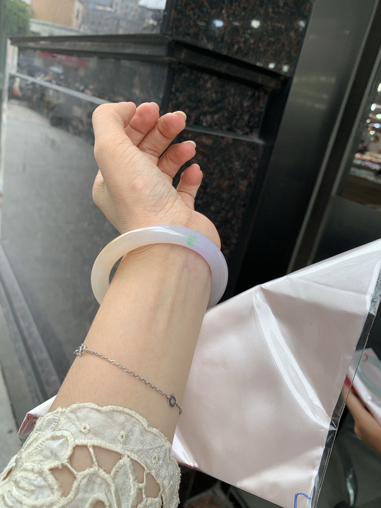 三彩美人条 54.7-8.5-7.9 0629-N1109 打灯棉线，底妆冰润，三彩特色，仿佛彩虹般的色彩，绚丽梦幻，气质清新淡雅，上手靓丽大方。