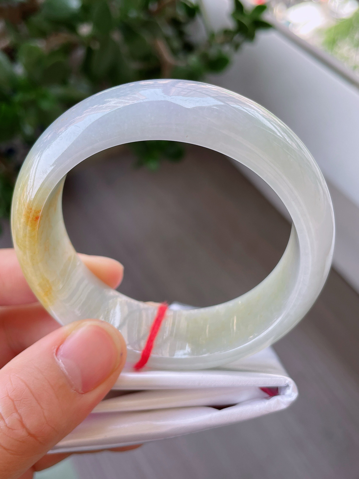 正圈59-60可戴，种老水足，宽版，尺寸59.2/21/8.9mm，冰飘黄翡正圈大圈口翡翠手镯