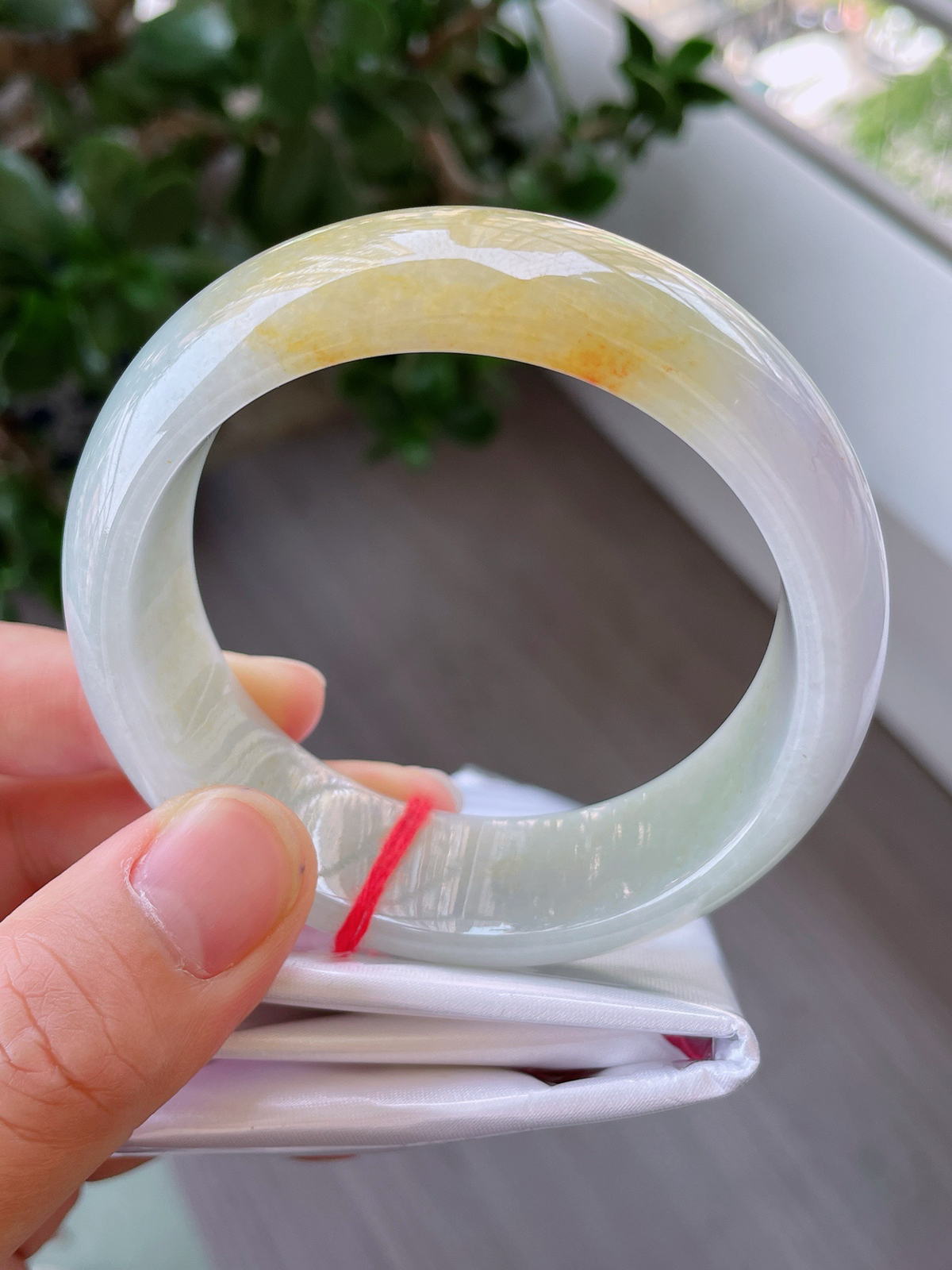 正圈59-60可戴，种老水足，宽版，尺寸59.2/21/8.9mm，冰飘黄翡正圈大圈口翡翠手镯