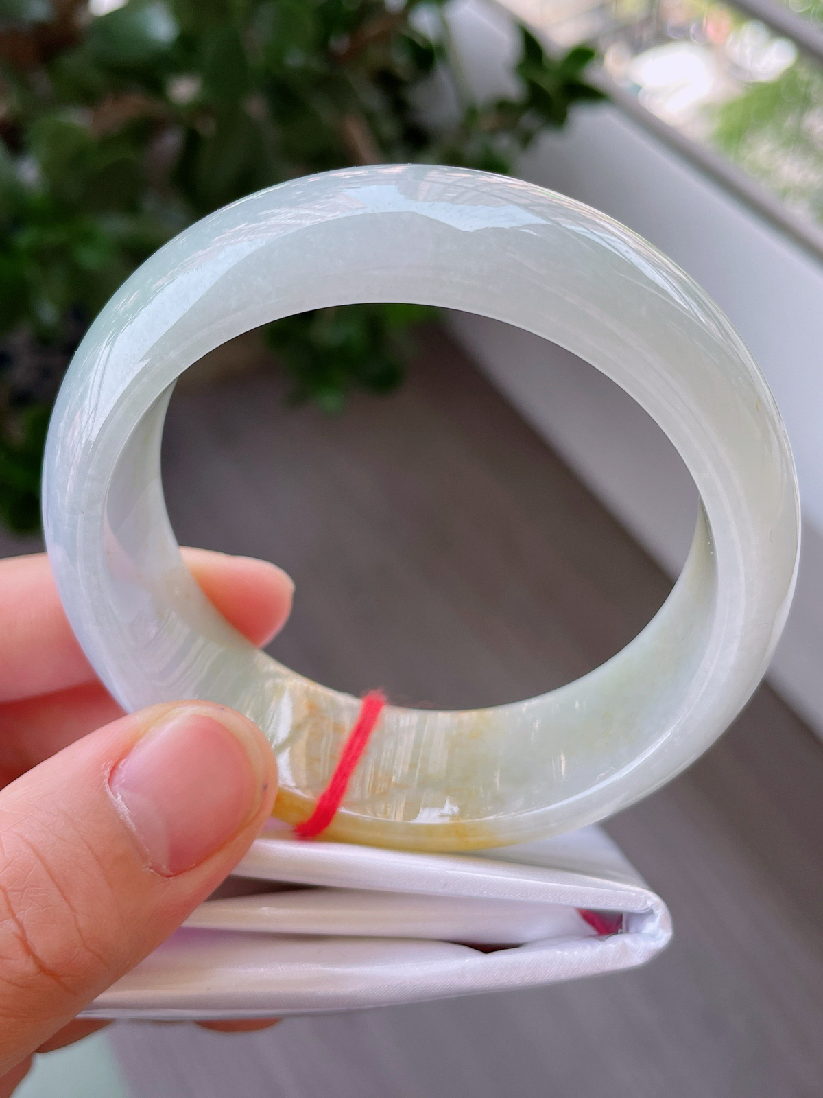 正圈59-60可戴，种老水足，宽版，尺寸59.2/21/8.9mm，冰飘黄翡正圈大圈口翡翠手镯