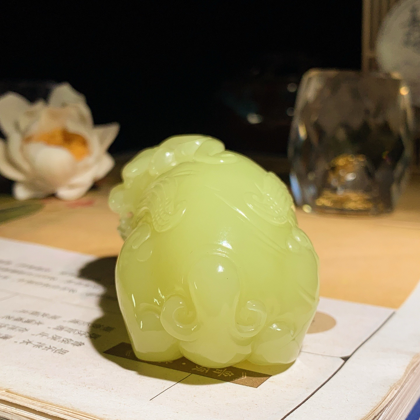 新疆和田玉若羌黄口料招财貔貅把件！尺寸67/38/36重166克。玉质细腻油润。手推出油。品相大气。lt260629