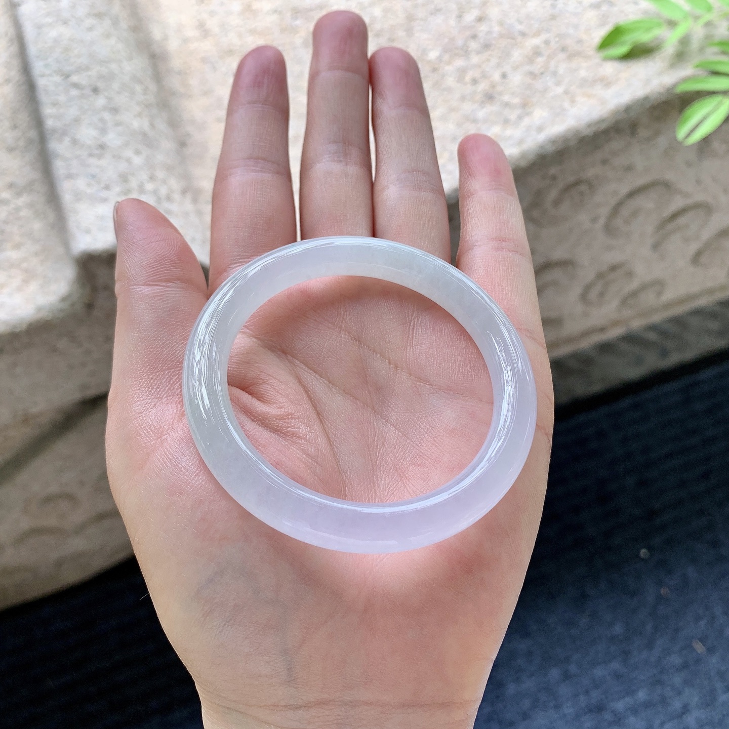 圆条49 50，糯冰粉紫，水润，种老，细腻，有纹线