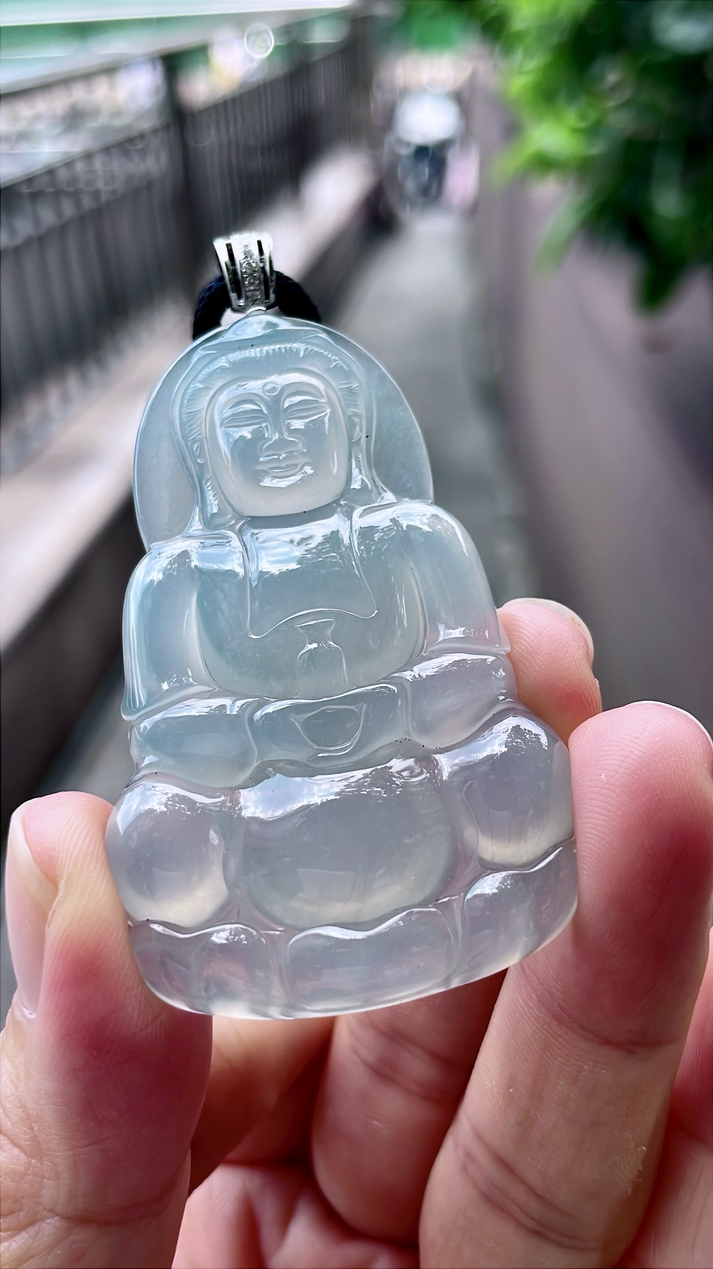 观音 通透水润，种老起光，18k金镶嵌 整体：64.8 裸石：56.5/36/5.8