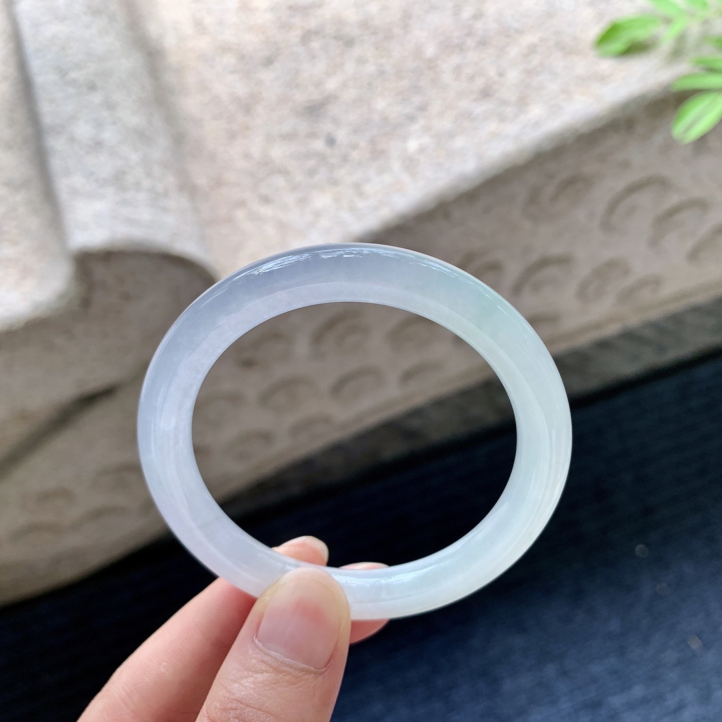 圆条49 50，糯冰粉紫，水润，种老，细腻，有纹线