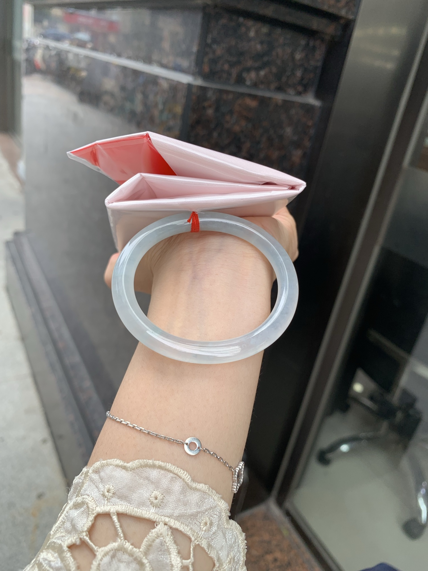 冰晴贵妃 53.7-48.6-7-6.6 0629-N1113 打灯细纹，不影响，底妆冰透，清爽耐看的均匀晴底，夏季美好的冰凉感，时而晴而晴蓝，随光线变化如梦如幻