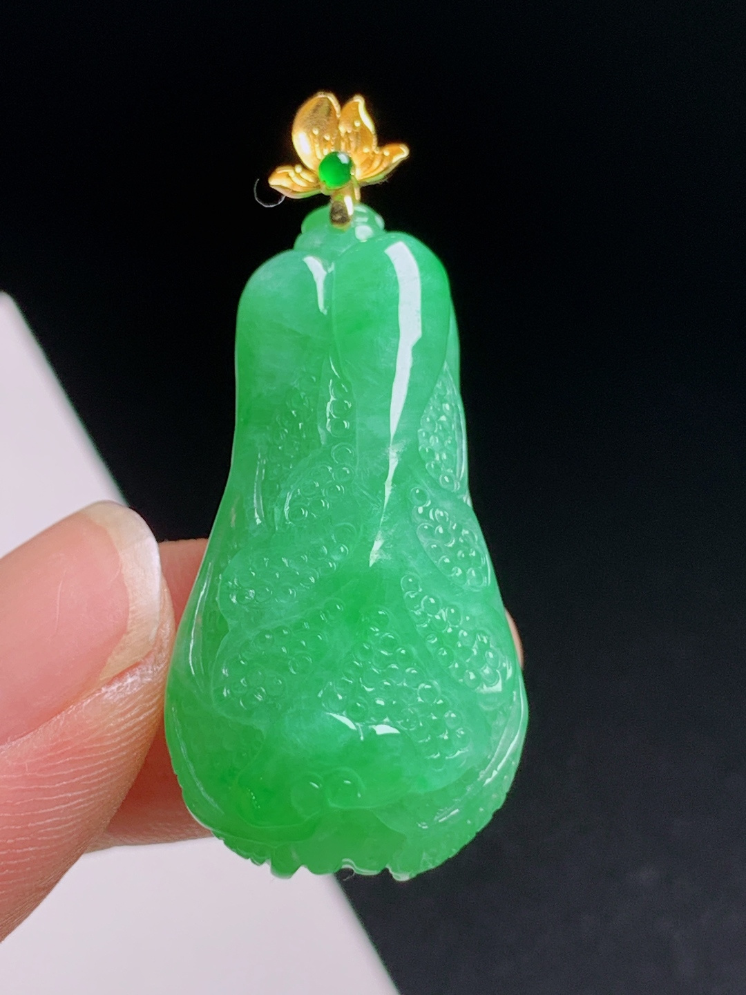 ️ 满阳绿白菜挂坠，色匀饱满精工雕琢，百财聚来 裸石33.3-16.9-11.1 整体39.7 4