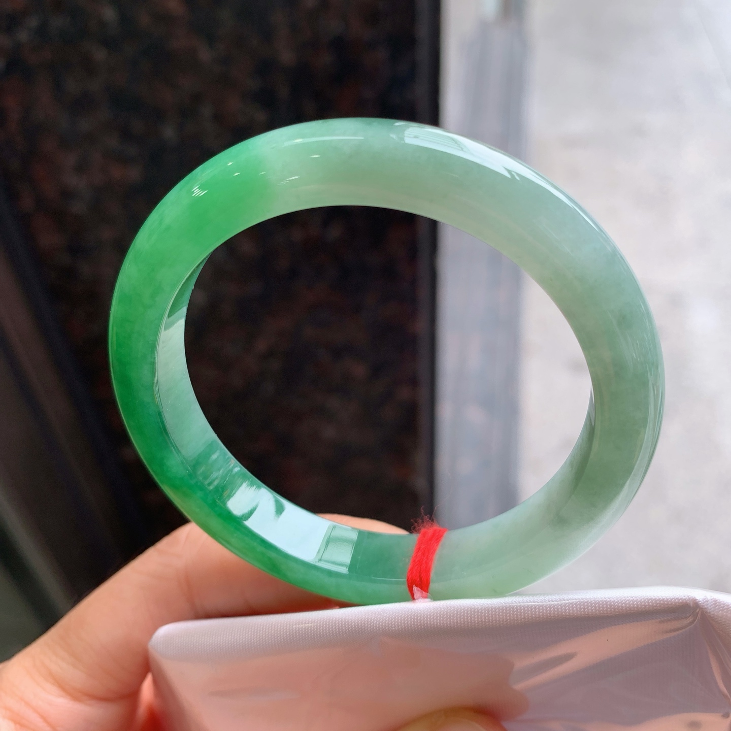 正圈冰飘绿 无裂 尺寸：54/10/8 色辣