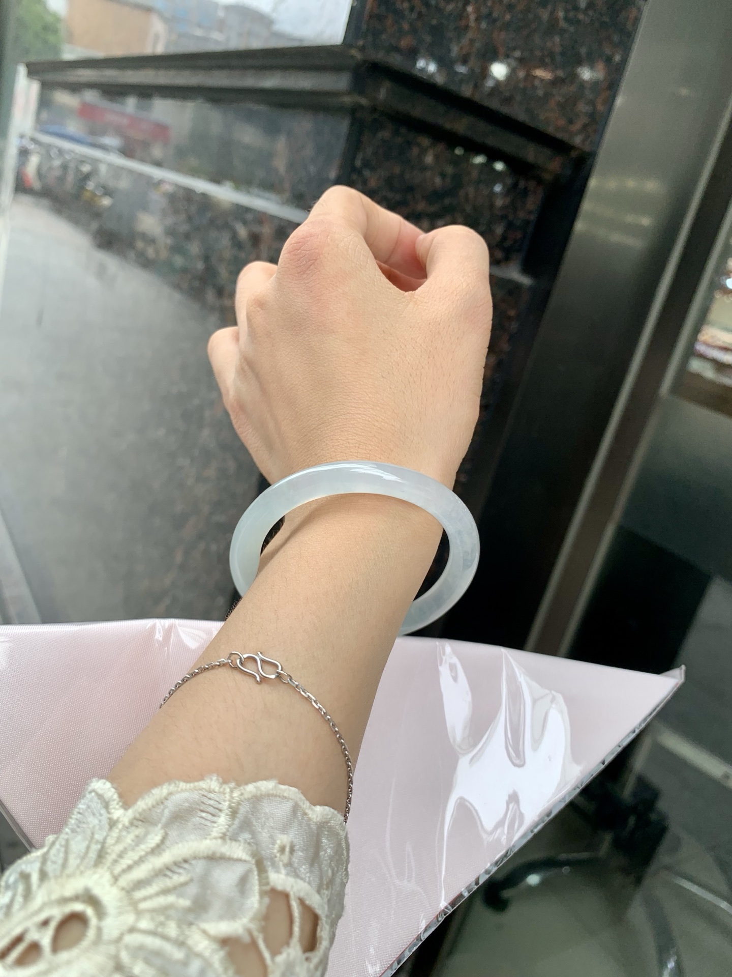 冰晴贵妃 53.7-48.6-7-6.6 0629-N1113 打灯细纹，不影响，底妆冰透，清爽耐看的均匀晴底，夏季美好的冰凉感，时而晴而晴蓝，随光线变化如梦如幻