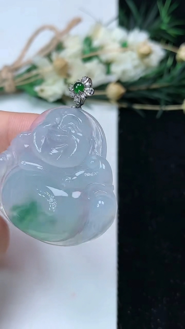 天然A货翡翠飘花佛公吊坠，尺寸31.8-35.5-6.3，重量:11.00g
7月1日