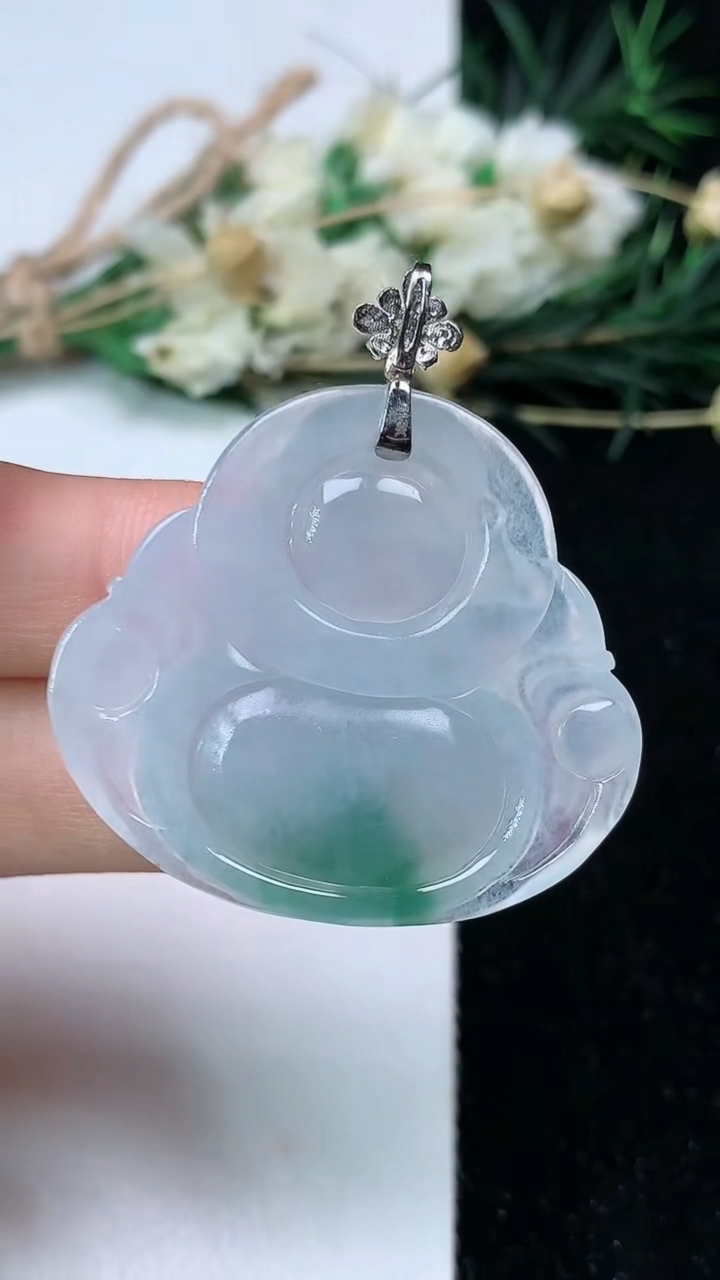 天然A货翡翠飘花佛公吊坠，尺寸31.8-35.5-6.3，重量:11.00g
7月1日