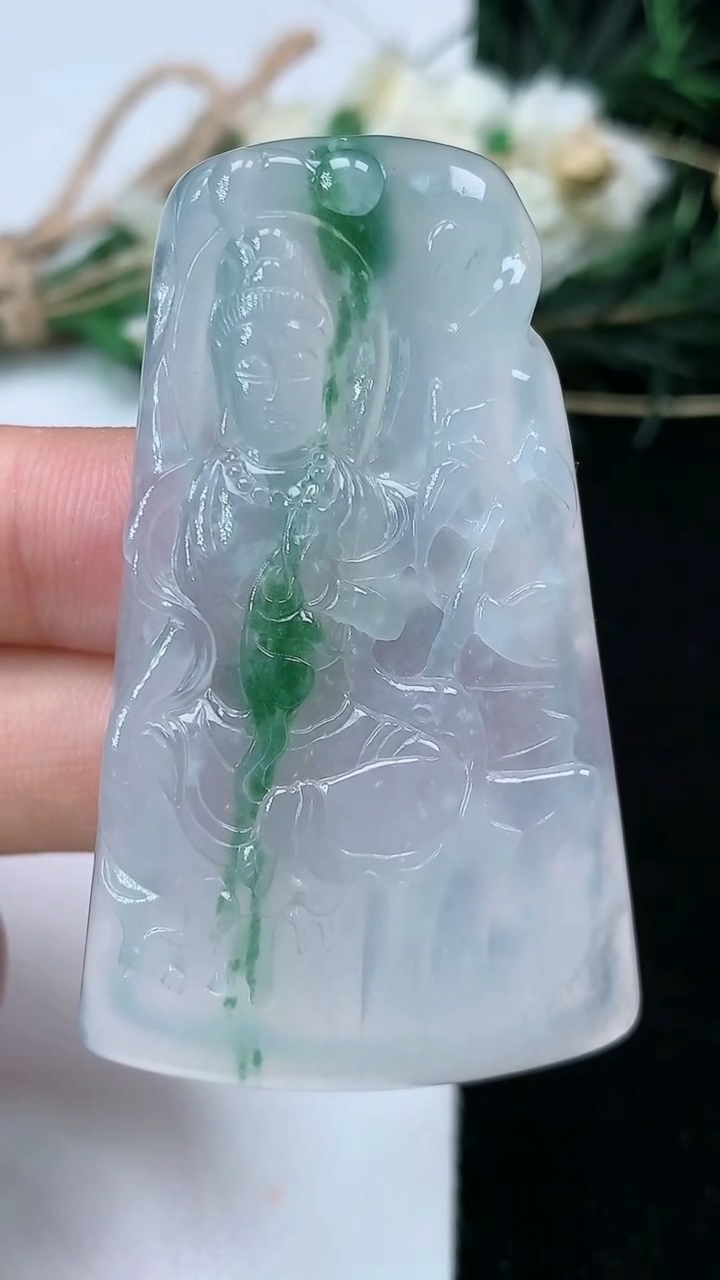 天然A货翡翠观音菩萨吊坠，尺寸51.8-31-6.7，重量:21.51g
7月1日