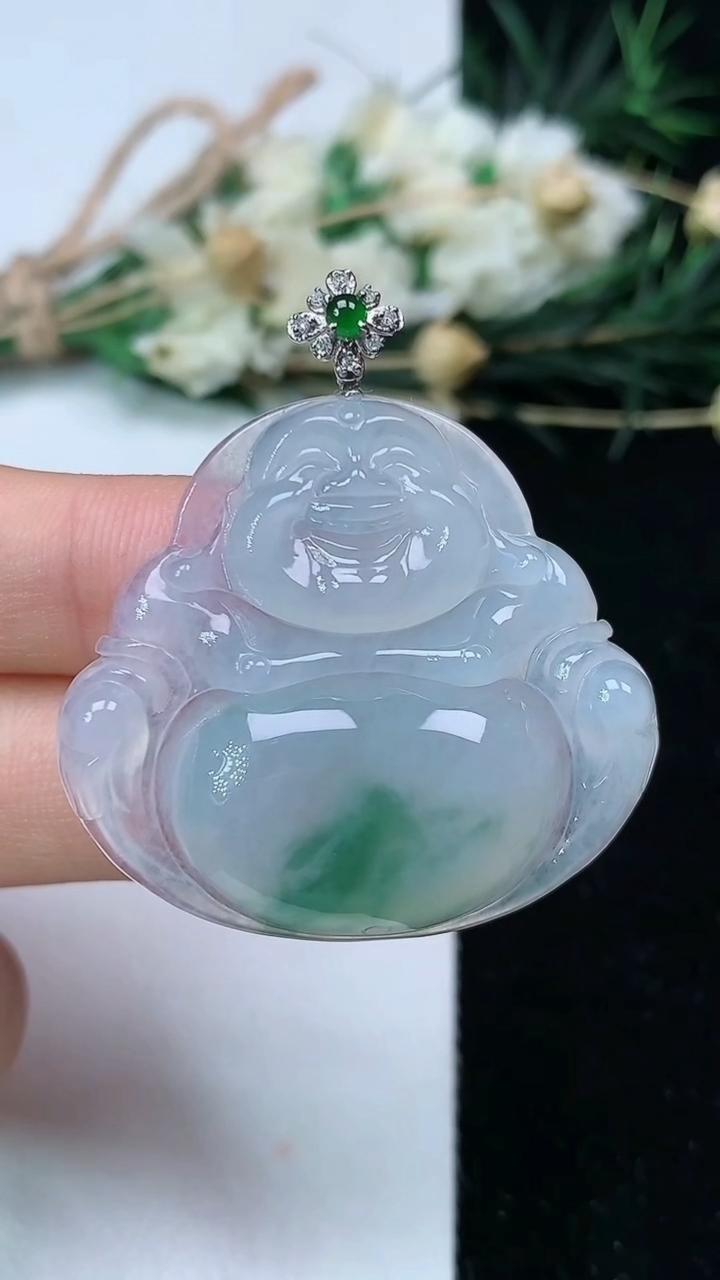 天然A货翡翠飘花佛公吊坠，尺寸31.8-35.5-6.3，重量:11.00g
7月1日