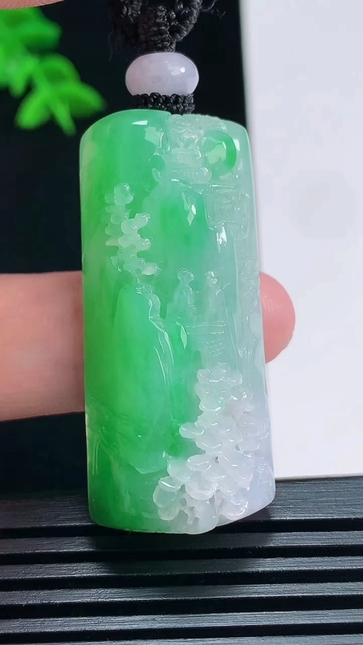 天然A货翡翠山水牌吊坠，尺寸42-19-11 重量:22.27g
7月1日