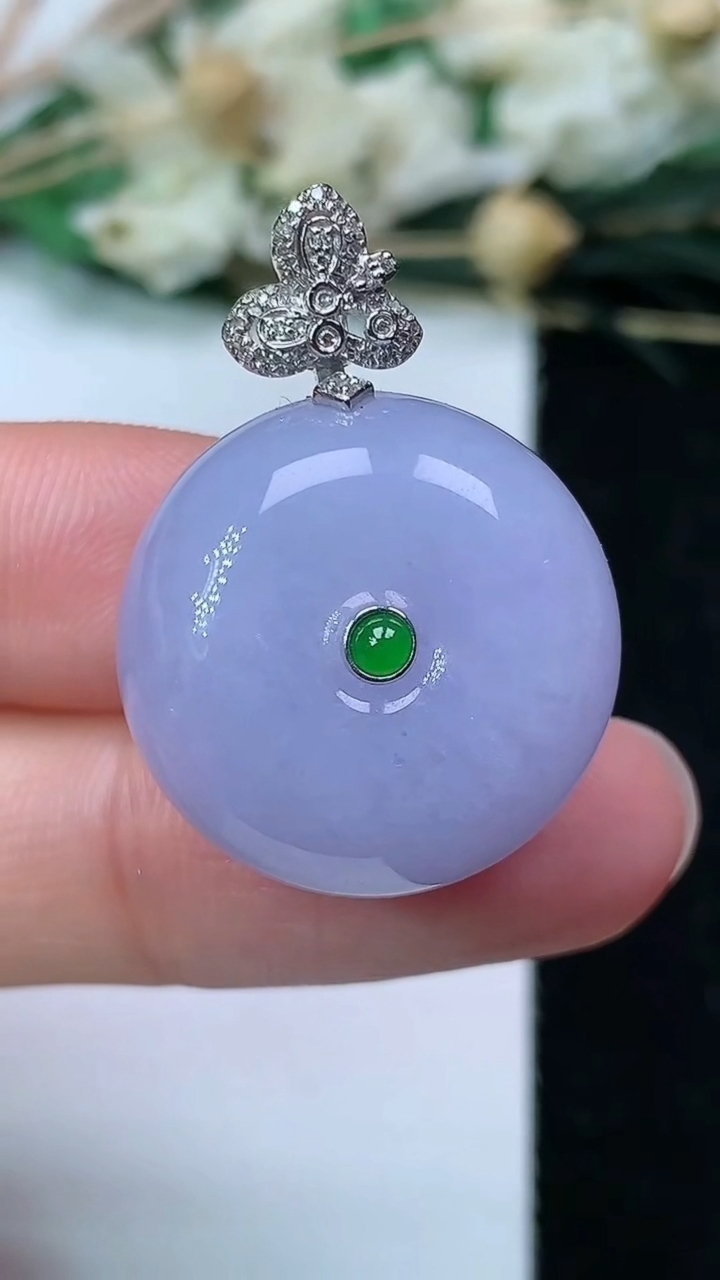 天然A货翡翠k金紫罗兰路路通吊坠，尺寸20.7-12.5，重量:12.24g
7月1日
