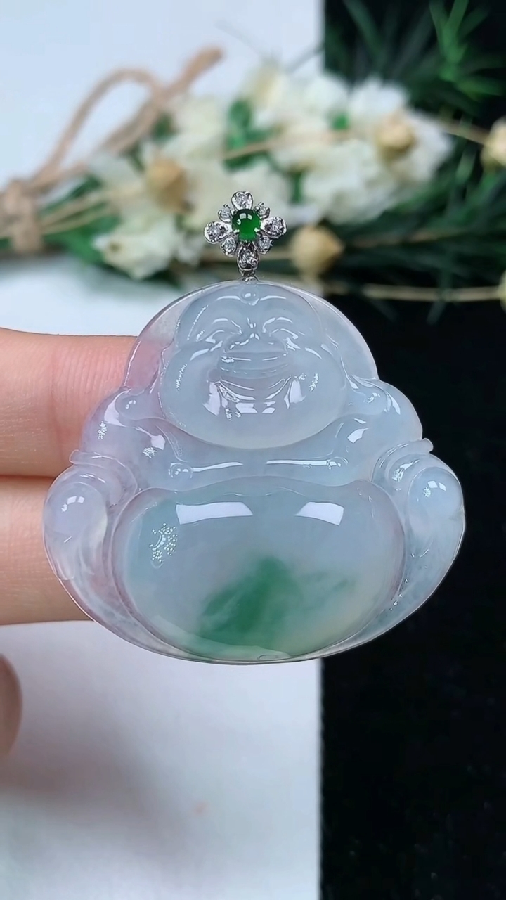 天然A货翡翠飘花佛公吊坠，尺寸31.8-35.5-6.3，重量:11.00g
7月1日