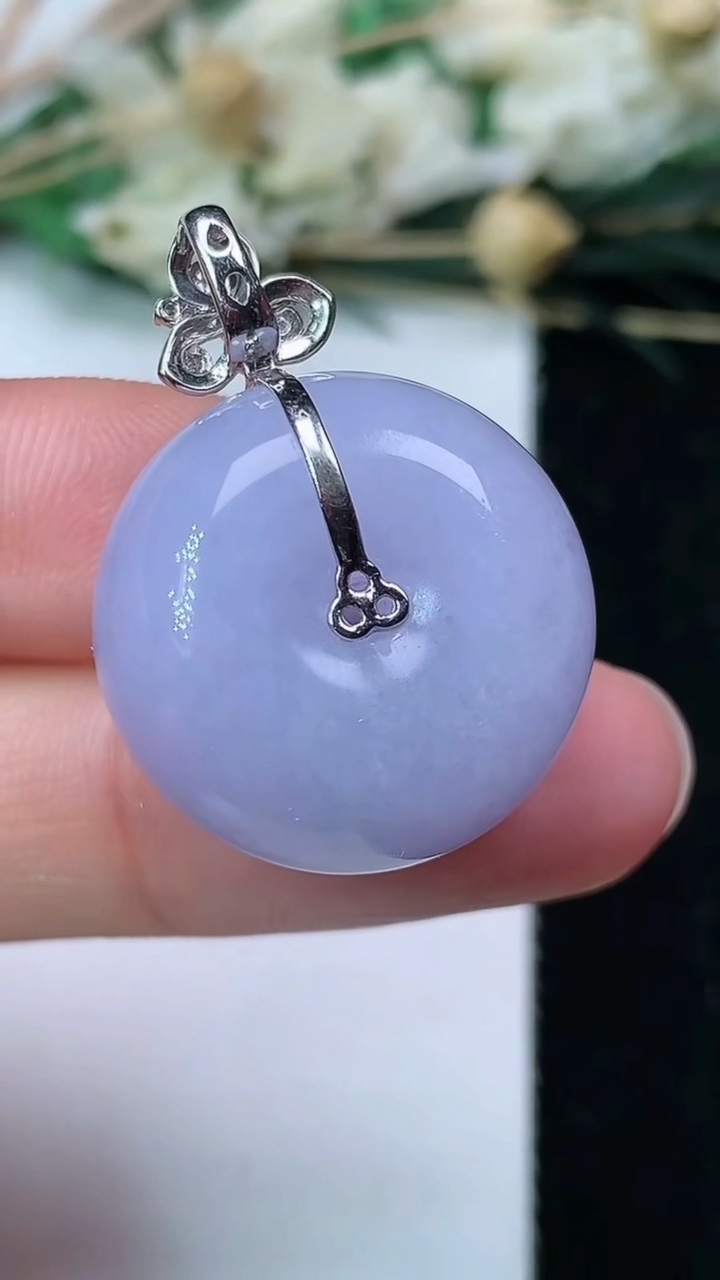 天然A货翡翠k金紫罗兰路路通吊坠，尺寸20.7-12.5，重量:12.24g
7月1日