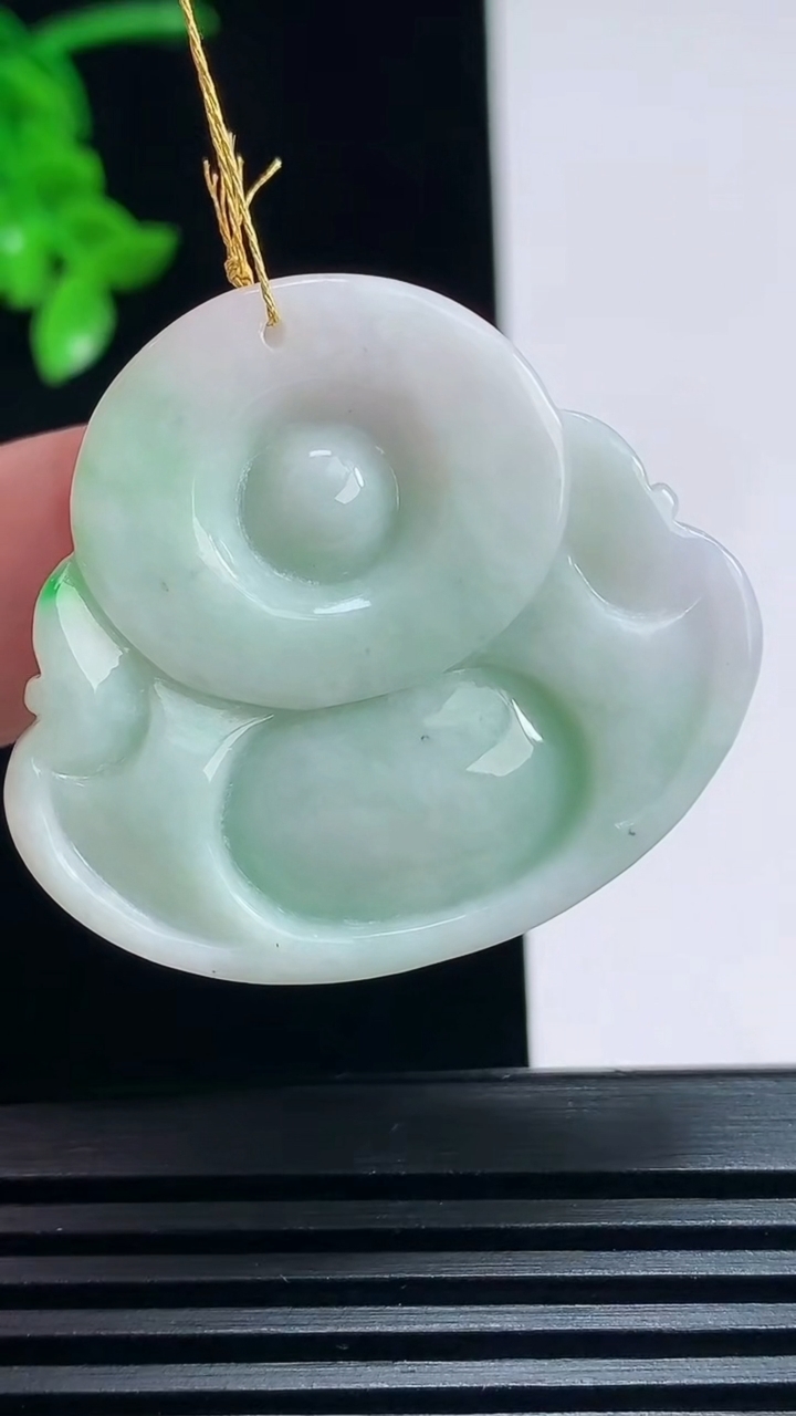 天然A货翡翠佛公吊坠，尺寸34-38-9.5 重量:19.56g
7月2日