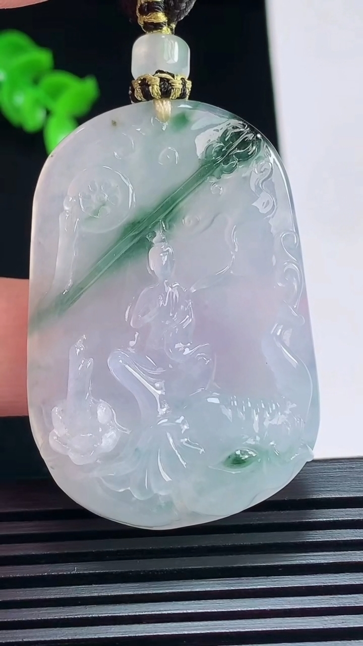 天然A货翡翠冰种飘花普贤菩萨吊坠，尺寸47.5-33-10.2 重量:30.00g
7月6日