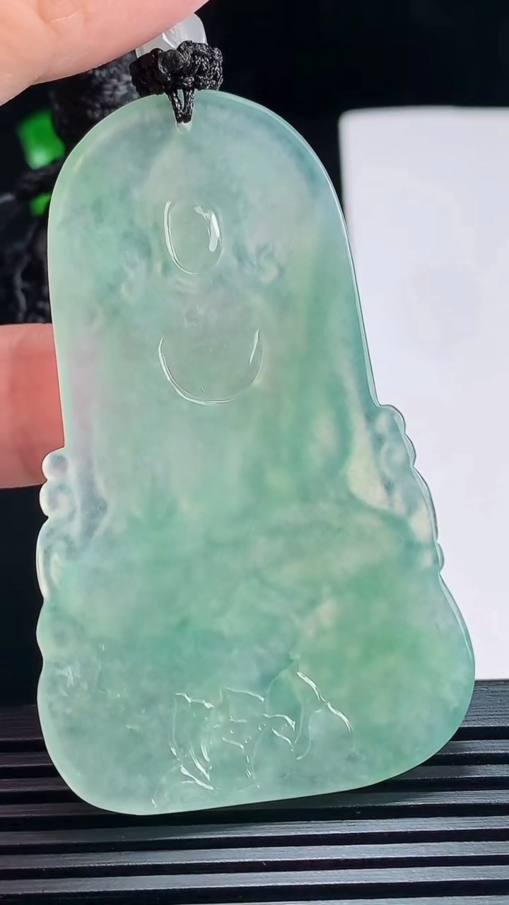 天然A货翡翠文殊菩萨吊坠，尺寸63-39.5-5.2 重量:31.49g
7月6日