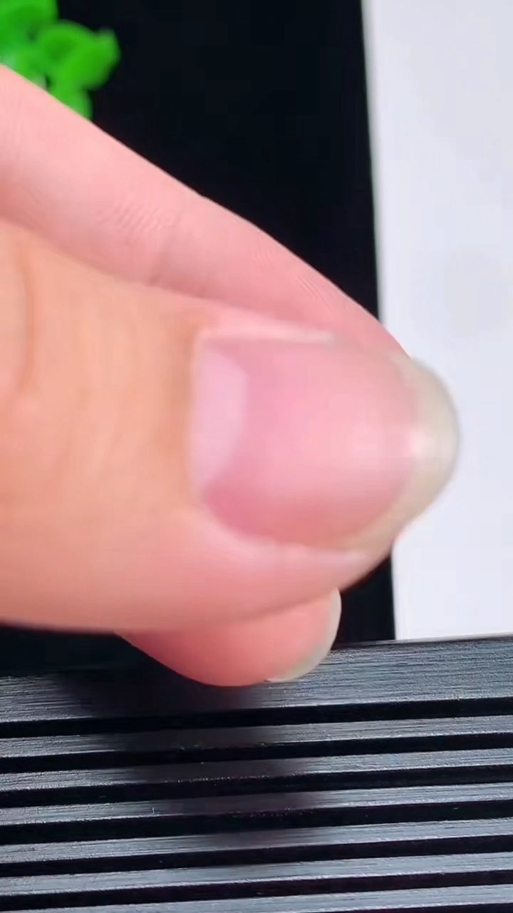 天然A货翡翠布袋佛镶嵌件，尺寸19.3-26-6 重量:4.59g
7月6日