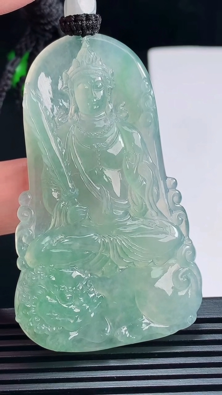 天然A货翡翠文殊菩萨吊坠，尺寸63-39.5-5.2 重量:31.49g
7月6日