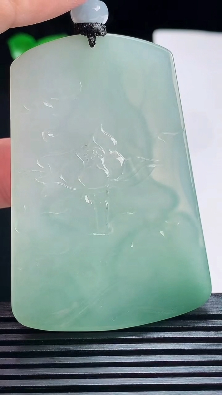 天然A货翡翠普贤菩萨吊坠，尺寸59.5-41-5 重量:34.10g
7月6日