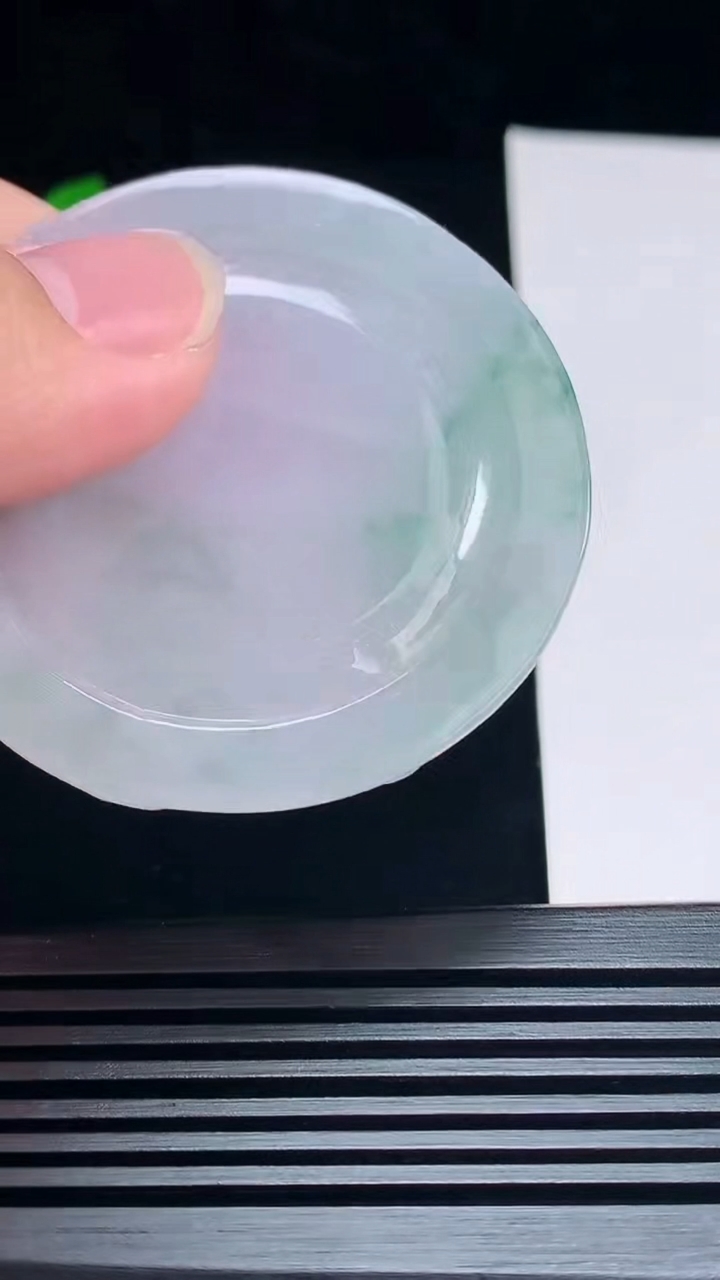 天然A货翡翠山水牌吊坠，尺寸52-5.8 重量:32.20g
7月6日