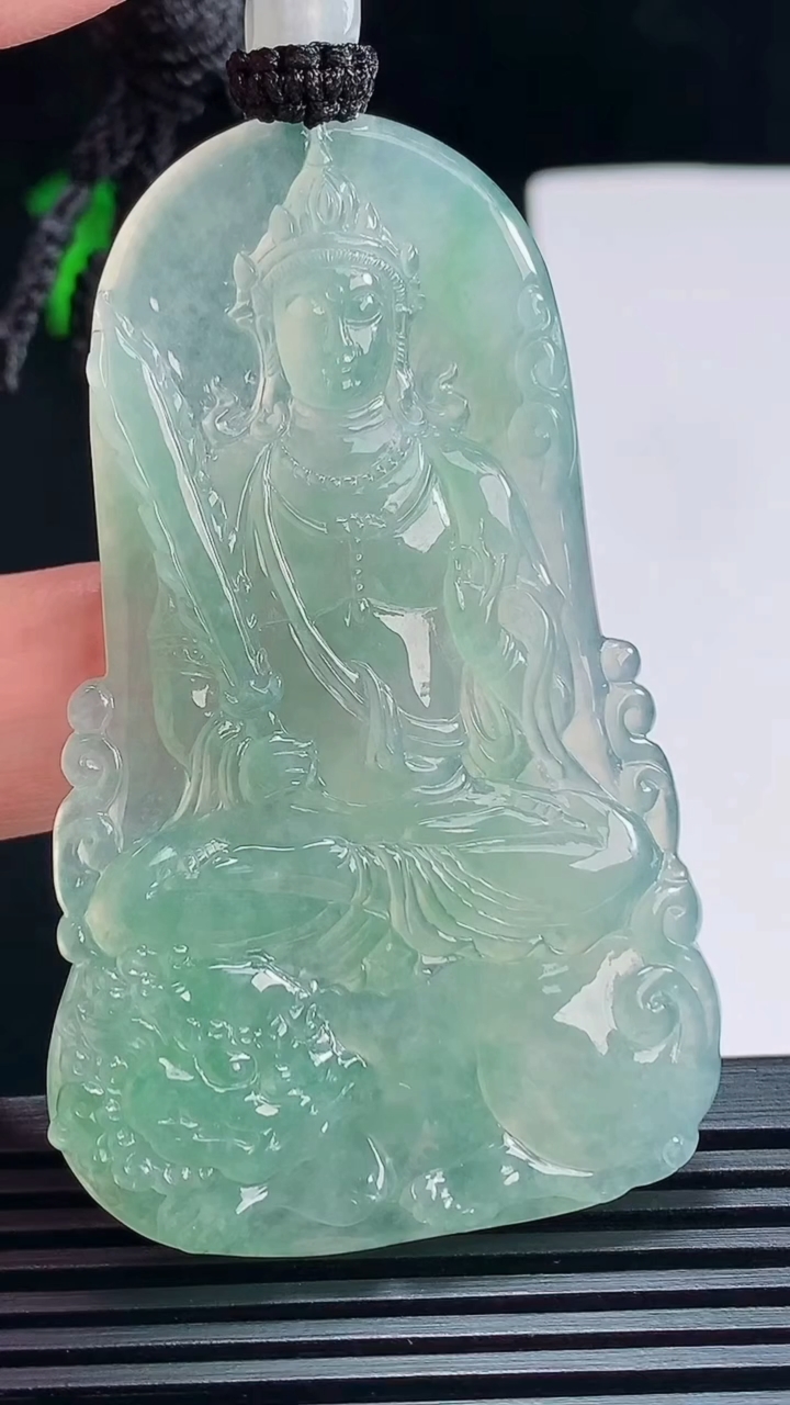 天然A货翡翠文殊菩萨吊坠，尺寸63-39.5-5.2 重量:31.49g
7月6日