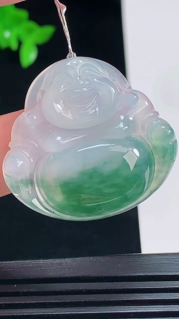 天然A货翡翠冰种飘花佛公吊坠，尺寸31-33.8-5.8 重量:9.05g
7月6日