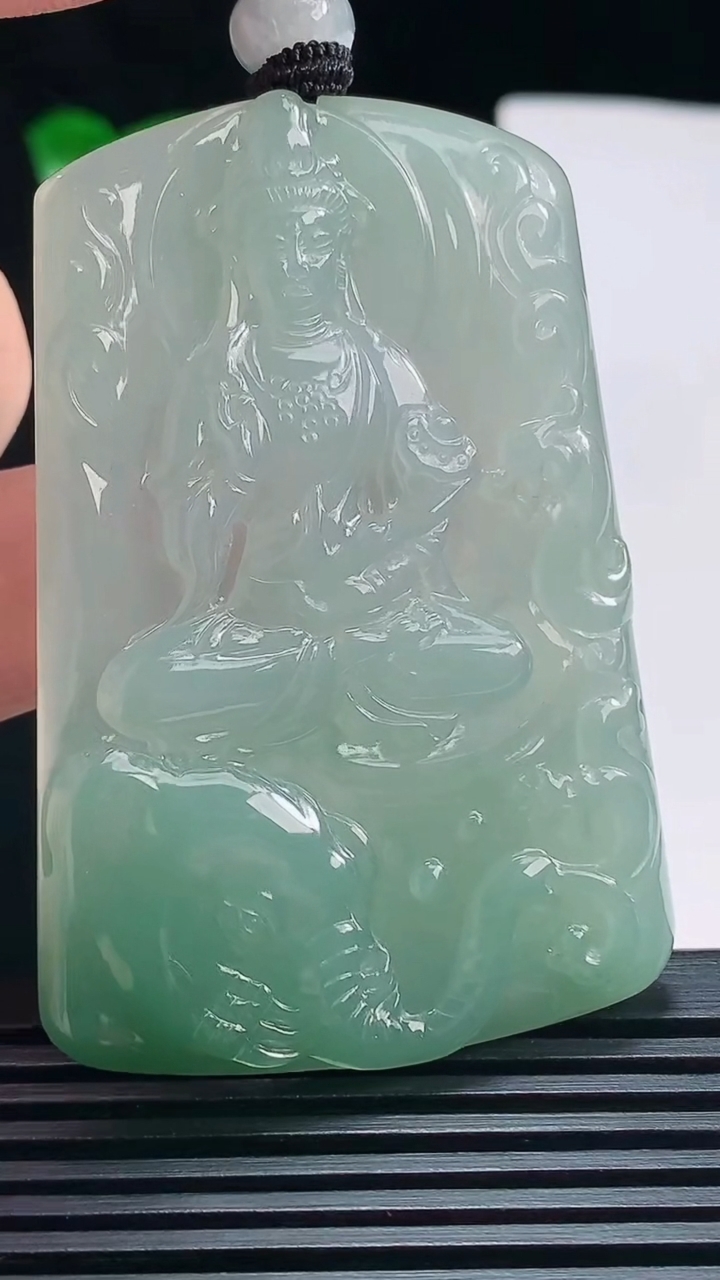 天然A货翡翠普贤菩萨吊坠，尺寸59.5-41-5 重量:34.10g
7月6日