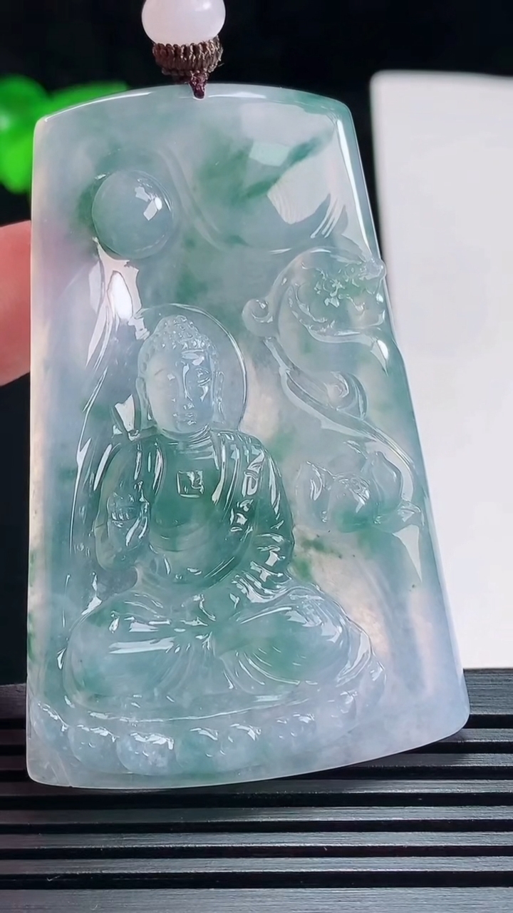 天然A货翡翠种紫罗兰 飘花阿弥陀佛吊坠，尺寸63-40-5.6 重量:32.09g
7月6日