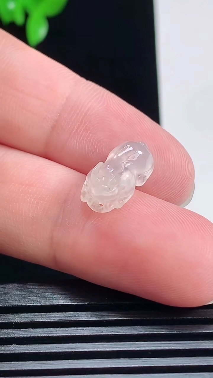 天然A货翡翠貔貅镶嵌件，尺寸14-8-6 重量:1.07g
7月7日