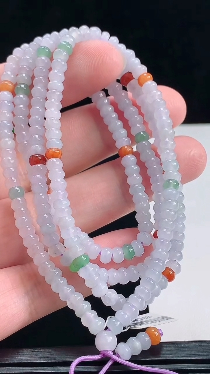 天然A货翡翠三彩算盘珠项链，尺寸4.2-2.5 重量:28.22g
7月7日