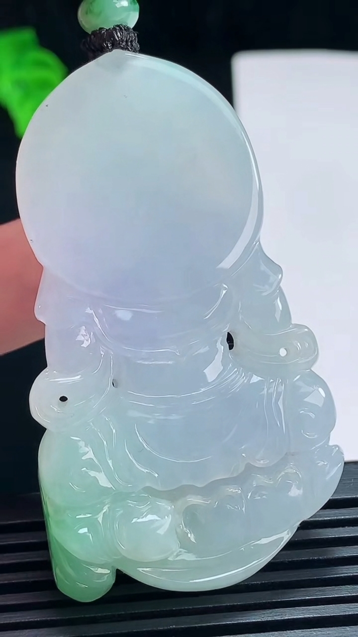 天然A货翡翠春带彩 紫罗兰蛋度母菩萨吊坠，尺寸62.5-36-11 重量:47.60g
7月7日
