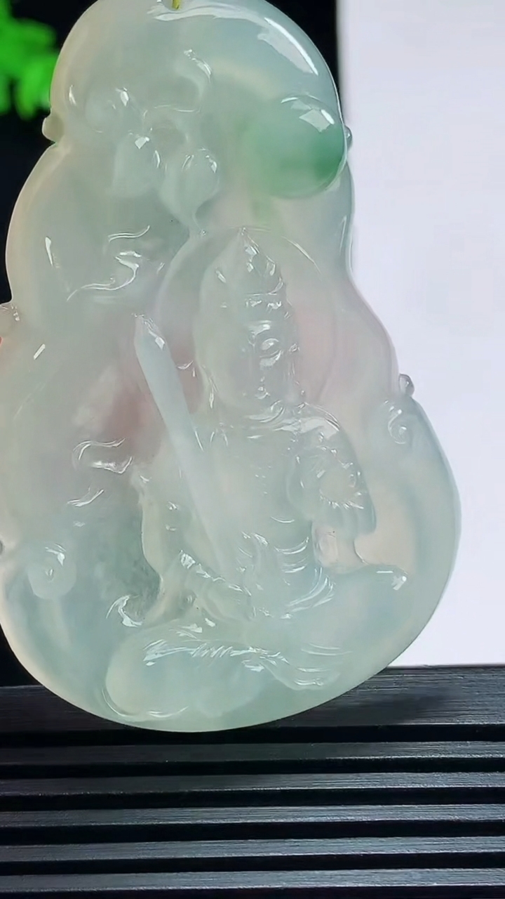 天然A货翡翠虚空藏菩萨吊坠，尺寸57.6-37.6-5.5 重量:21.18g
7月8日