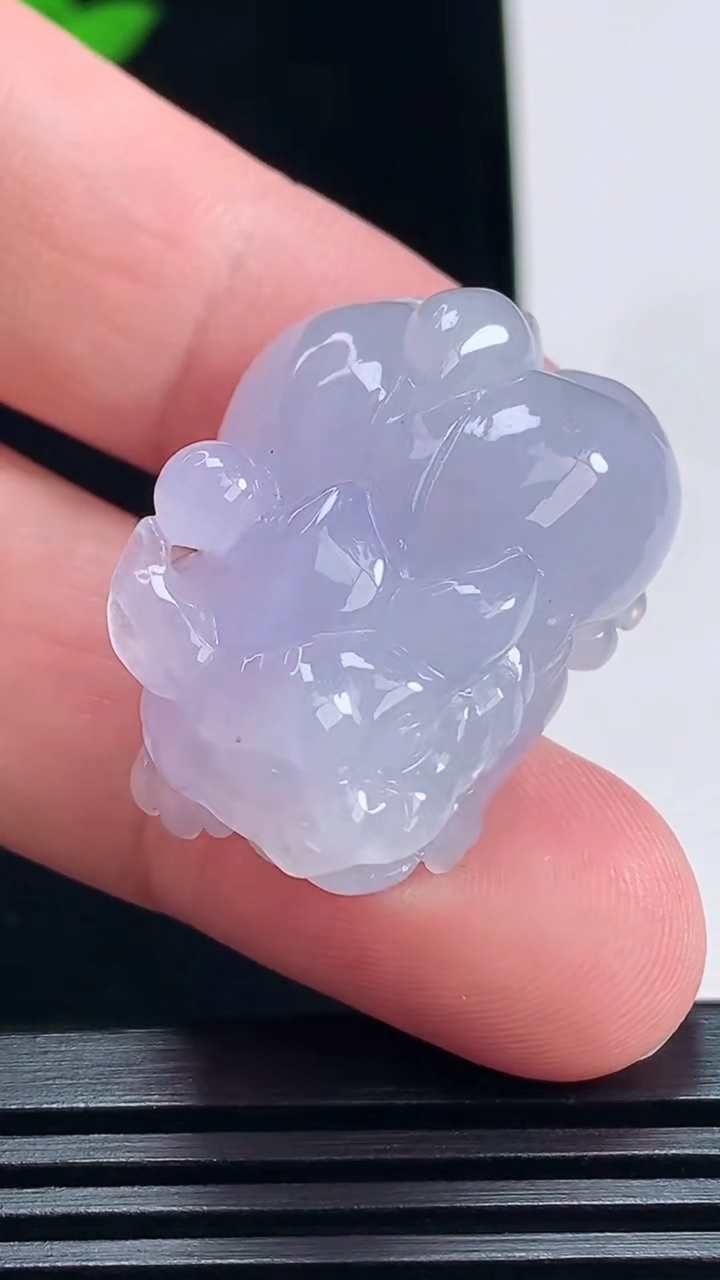天然A货翡翠紫罗兰貔貅吊坠，尺寸30-22-15 重量:18.66g
7月8日