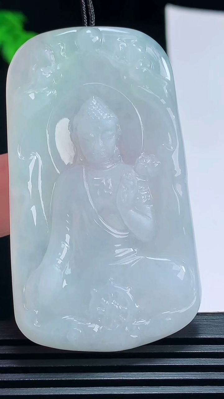 天然A货翡翠阿弥陀佛吊坠，尺寸59.2-35-5.5 重量:26.33g
7月8日
