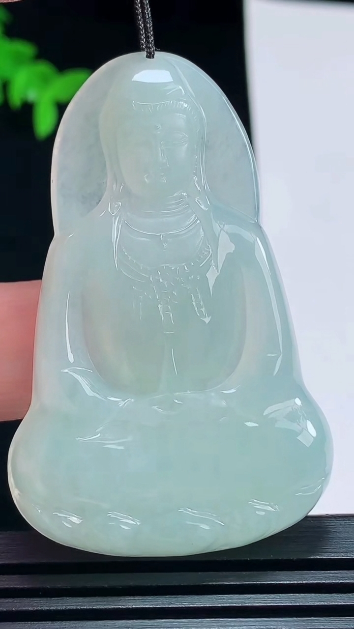 天然A货翡翠素衣观音吊坠，尺寸55.5-36-5.5 重量:20.46g
7月8日