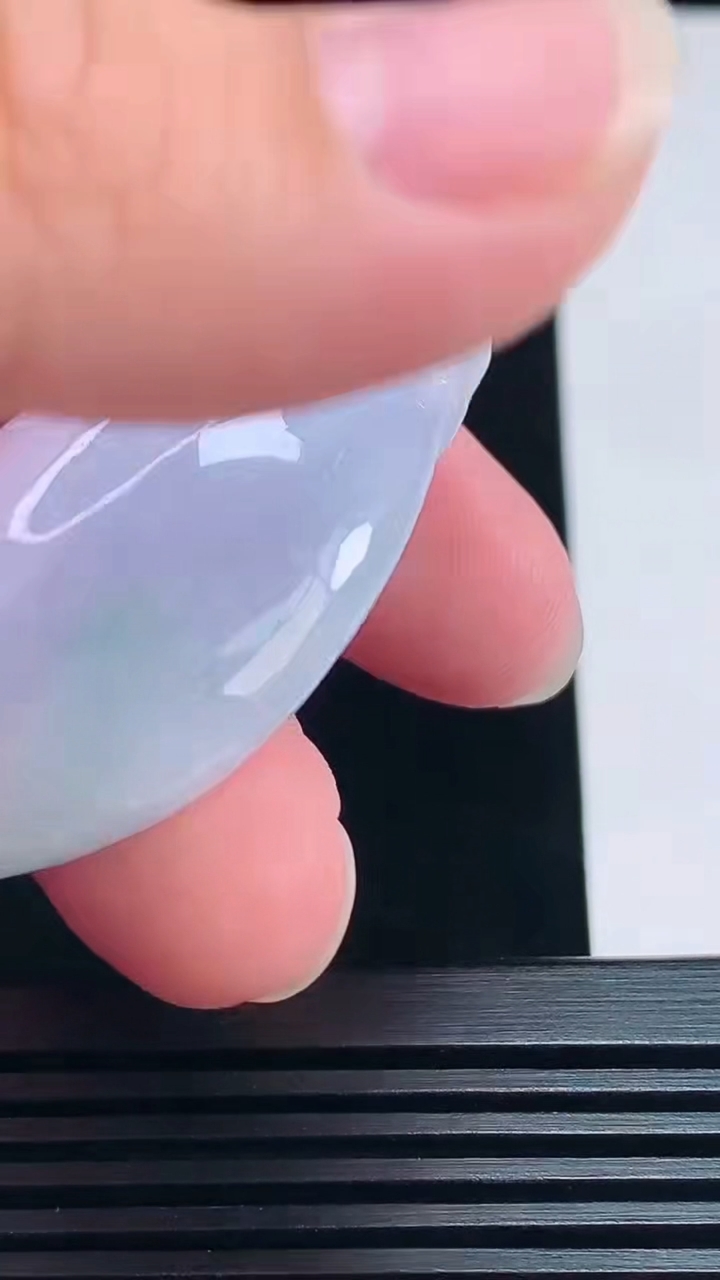 天然A货翡翠紫罗兰寿桃吊坠，尺寸51-32-16.5 重量:44.37g
7月8日