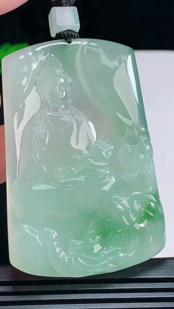 天然A货翡翠普贤菩萨吊坠，尺寸62-41-5.5 重量:39.46g
7月8日